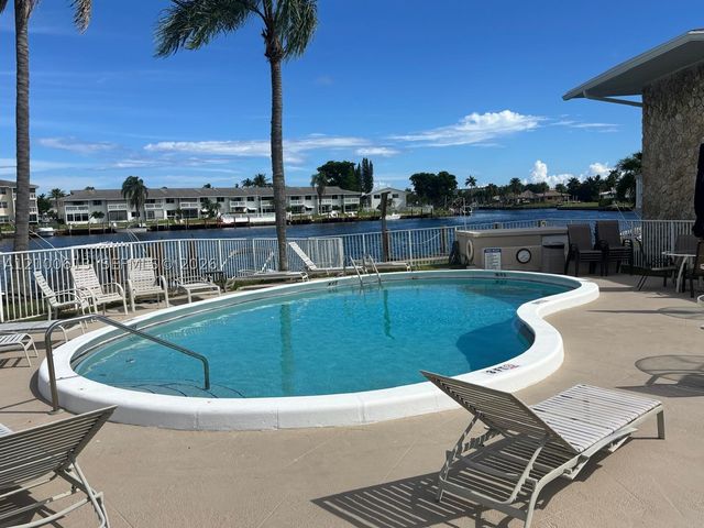 298 SE 6th Ave 15, Pompano Beach, FL 33060