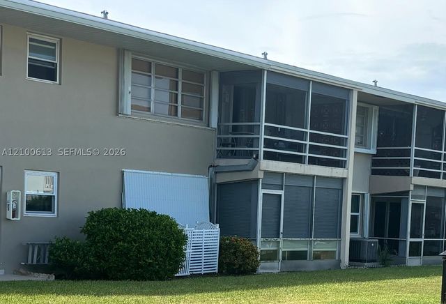 298 SE 6th Ave 15, Pompano Beach, FL 33060