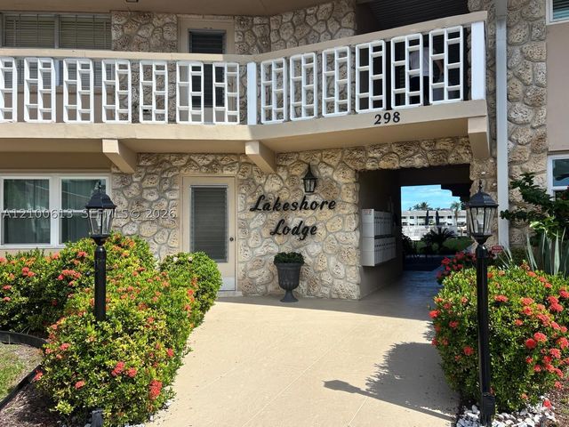 298 SE 6th Ave 15, Pompano Beach, FL 33060