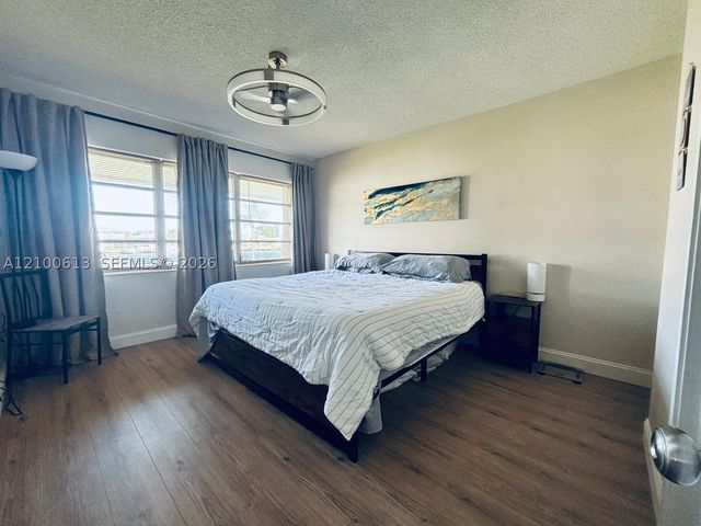 298 SE 6th Ave 15, Pompano Beach, FL 33060