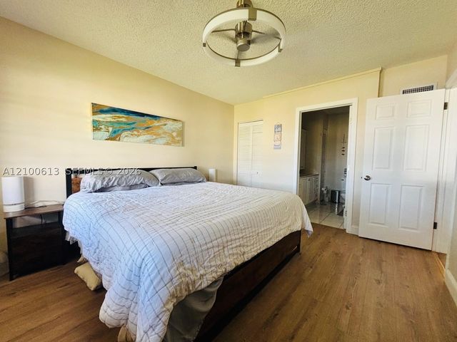 298 SE 6th Ave 15, Pompano Beach, FL 33060