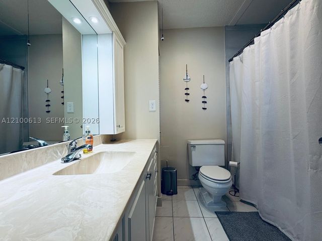 298 SE 6th Ave 15, Pompano Beach, FL 33060