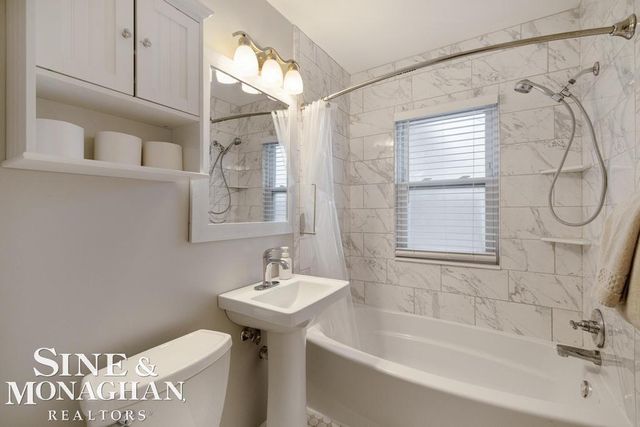 22725 Rosedale Court, St Clair Shores, MI 48080