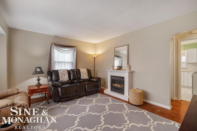 22725 Rosedale Court, St Clair Shores, MI 48080