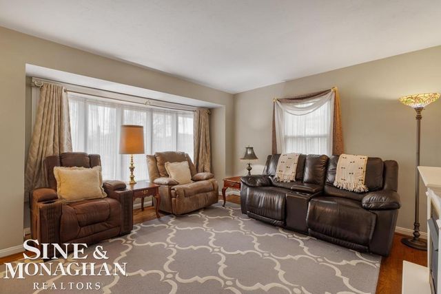 22725 Rosedale Court, St Clair Shores, MI 48080