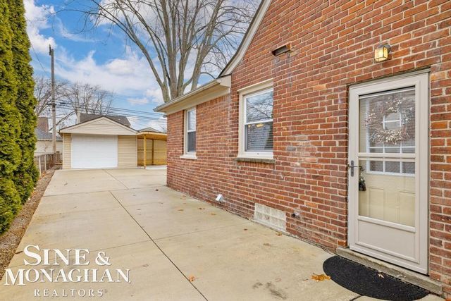 22725 Rosedale Court, St Clair Shores, MI 48080