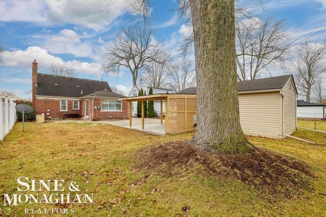 22725 Rosedale Court, St Clair Shores, MI 48080