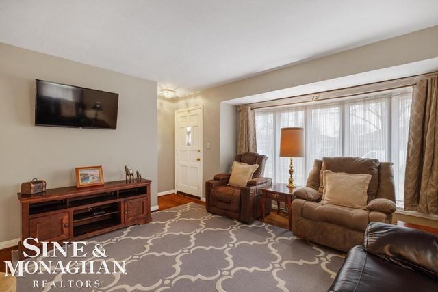 22725 Rosedale Court, St Clair Shores, MI 48080