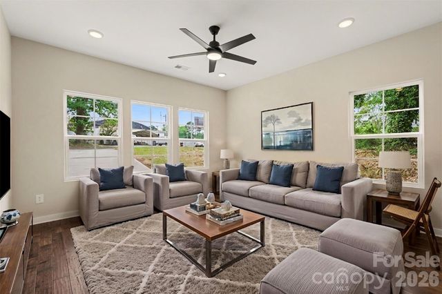 112 E Hilltop Drive, Gastonia, NC 28054