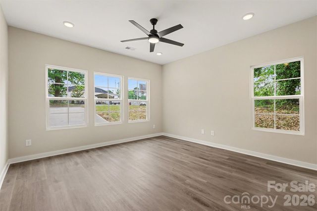112 E Hilltop Drive, Gastonia, NC 28054