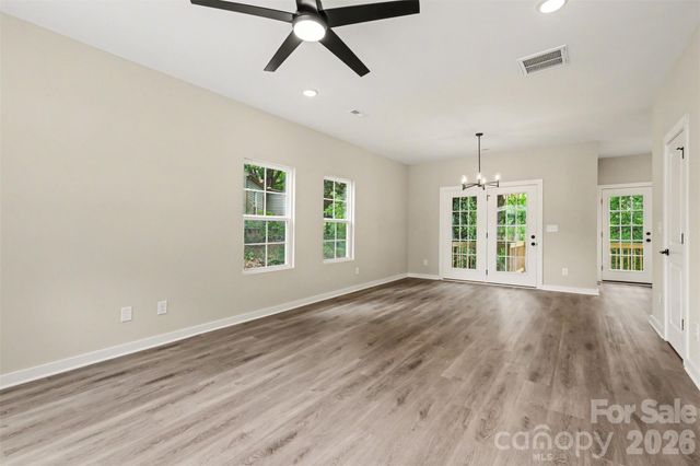 112 E Hilltop Drive, Gastonia, NC 28054