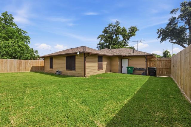 3615 Alberta Street, Houston, TX 77021
