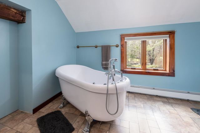 73 College Road, Center Harbor, NH 03226