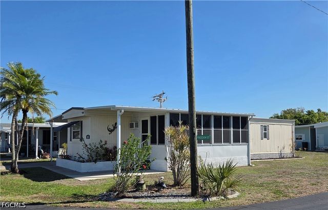 551 Freedom ST, North Fort Myers, FL 33917