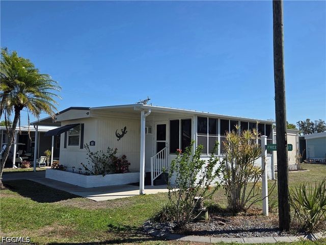 551 Freedom ST, North Fort Myers, FL 33917