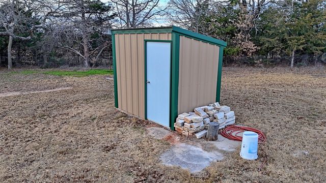 584 W Alamo Road, Bowie, TX 76230