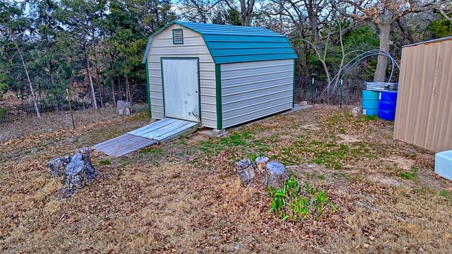 584 W Alamo Road, Bowie, TX 76230