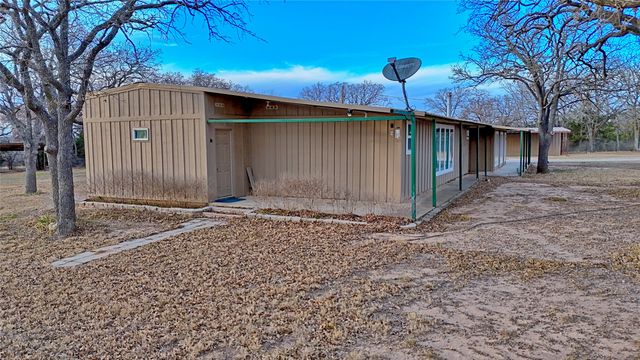 584 W Alamo Road, Bowie, TX 76230