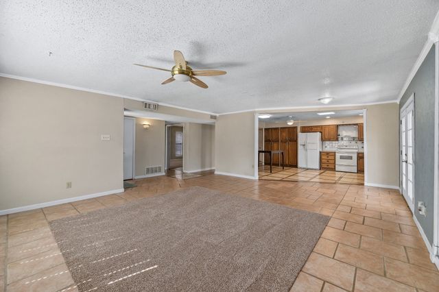 801 Meadowlark Drive, Lewisville, TX 75067