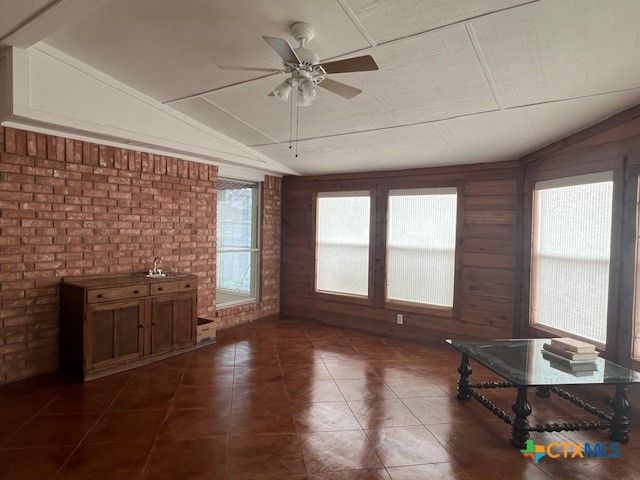 204 Windy Way Drive, Victoria, TX 77904