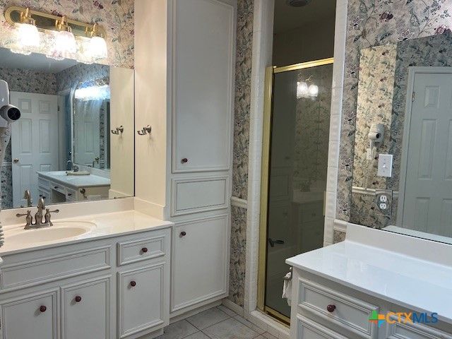 204 Windy Way Drive, Victoria, TX 77904