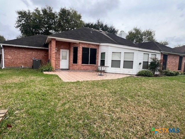 204 Windy Way Drive, Victoria, TX 77904