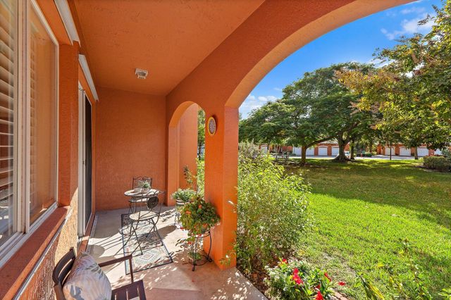 40 SE Sedona Circle 102, Stuart, FL 34994