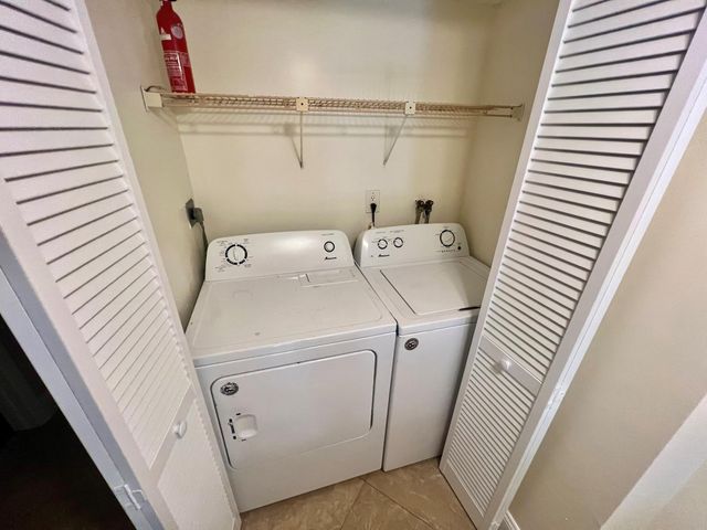 3192 N Pine Island Rd, Fort Lauderdale, FL 33351