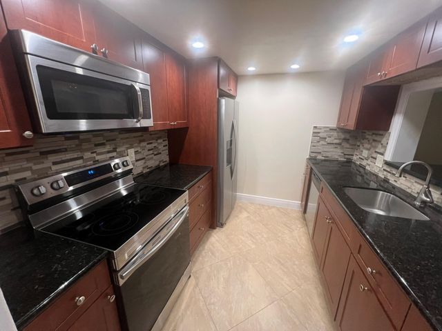 3192 N Pine Island Rd, Fort Lauderdale, FL 33351