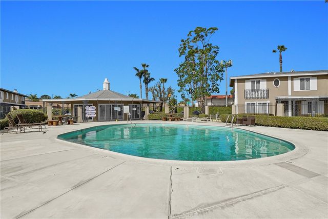 1422 Deauville Place, Costa Mesa, CA 92626