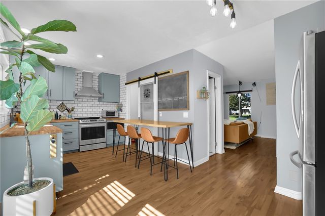 1422 Deauville Place, Costa Mesa, CA 92626