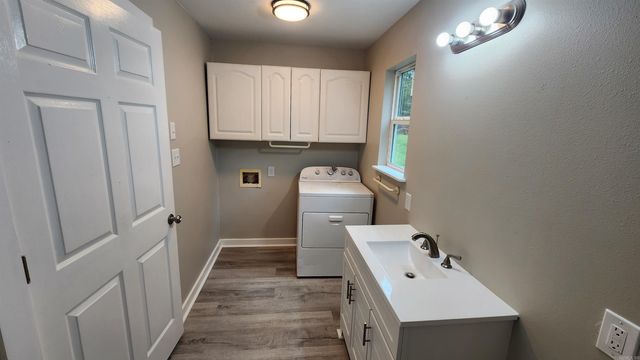 12416 Heinke Rd, Mabelvale, AR 72103