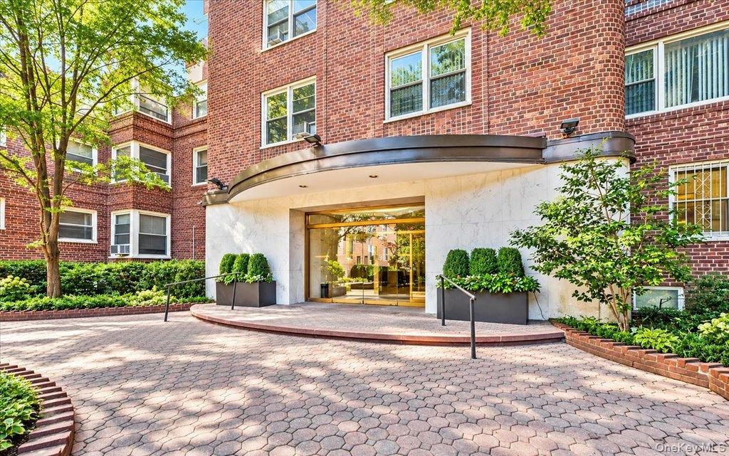 68-61 Yellowstone Boulevard 412, Forest Hills, NY 11375 — photo 2