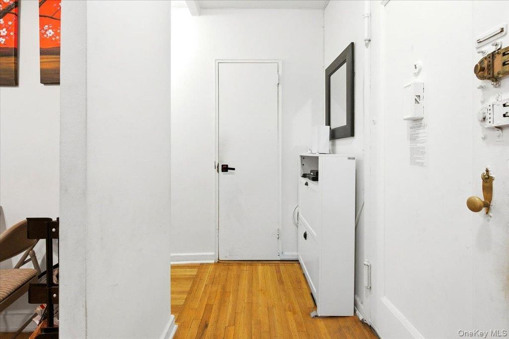 68-61 Yellowstone Boulevard 412, Forest Hills, NY 11375 — photo 4