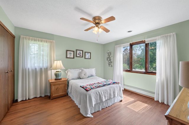 3800 101st Avenue N, Brooklyn Park, MN 55443