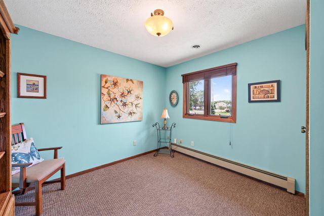 3800 101st Avenue N, Brooklyn Park, MN 55443
