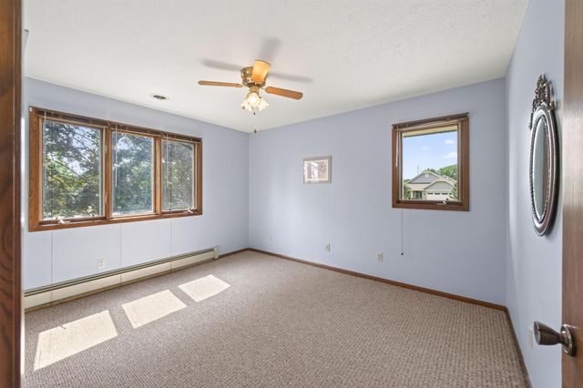 3800 101st Avenue N, Brooklyn Park, MN 55443