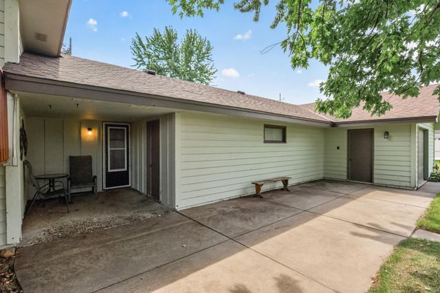 3800 101st Avenue N, Brooklyn Park, MN 55443