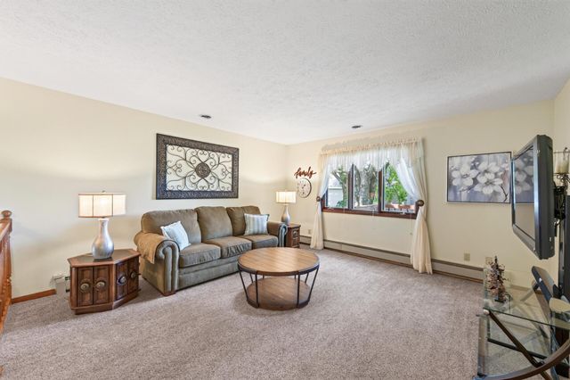 3800 101st Avenue N, Brooklyn Park, MN 55443