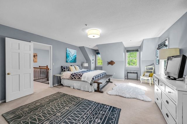 1 Webster Ln, Wilbraham, MA 01095