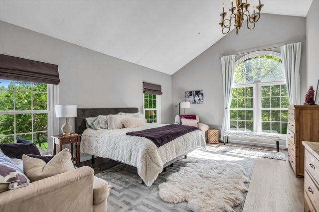 1 Webster Ln, Wilbraham, MA 01095