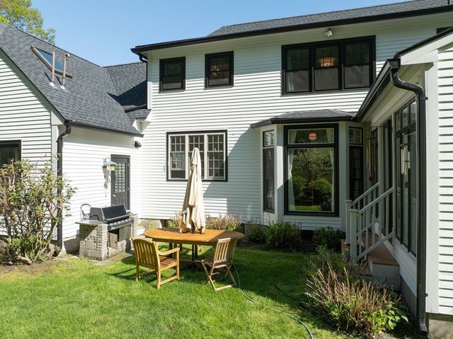 1 Webster Ln, Wilbraham, MA 01095