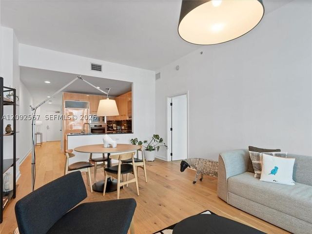 6799 Collins Ave 301, Miami Beach, FL 33141