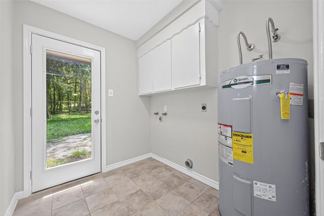 18747 Woodridge Drive, Conroe, TX 77302