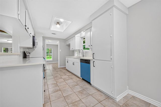 18747 Woodridge Drive, Conroe, TX 77302