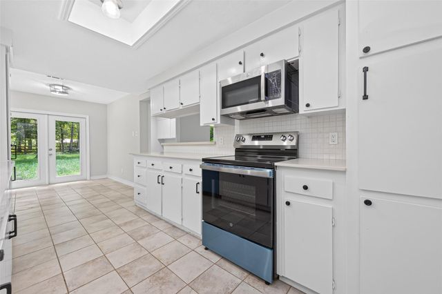 18747 Woodridge Drive, Conroe, TX 77302