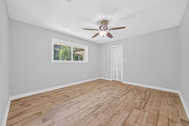 18747 Woodridge Drive, Conroe, TX 77302