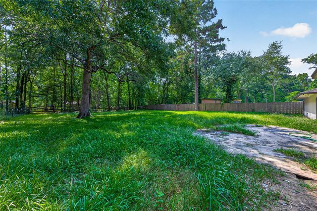 18747 Woodridge Drive, Conroe, TX 77302