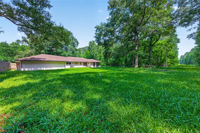 18747 Woodridge Drive, Conroe, TX 77302