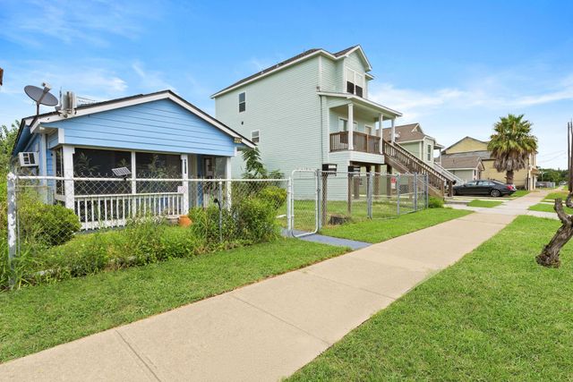 4018 Sealy Ave Street, Galveston, TX 77550